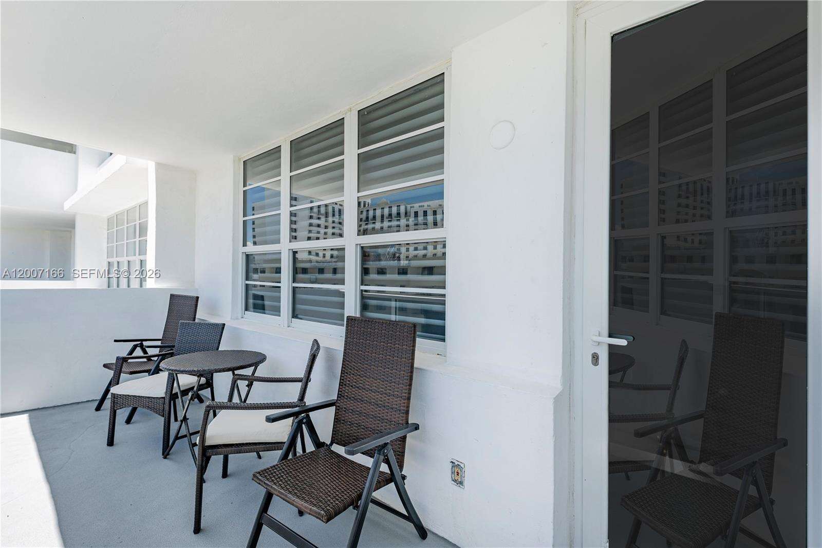 Decoplage Unit #944 | Picture 24