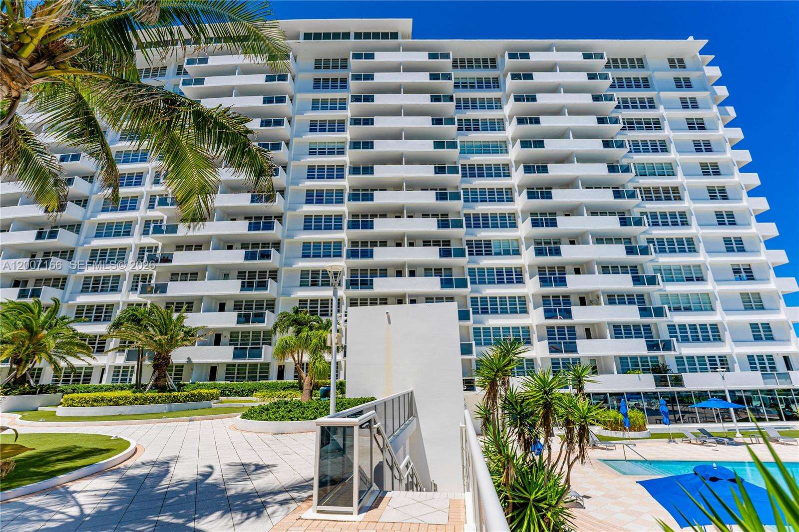 Decoplage Unit #944 | Picture 35