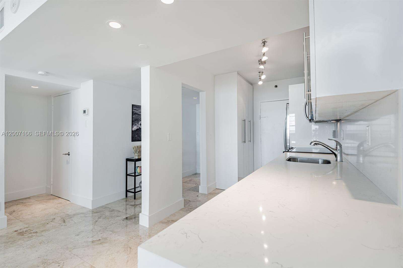 Decoplage Unit #944 | Picture 6