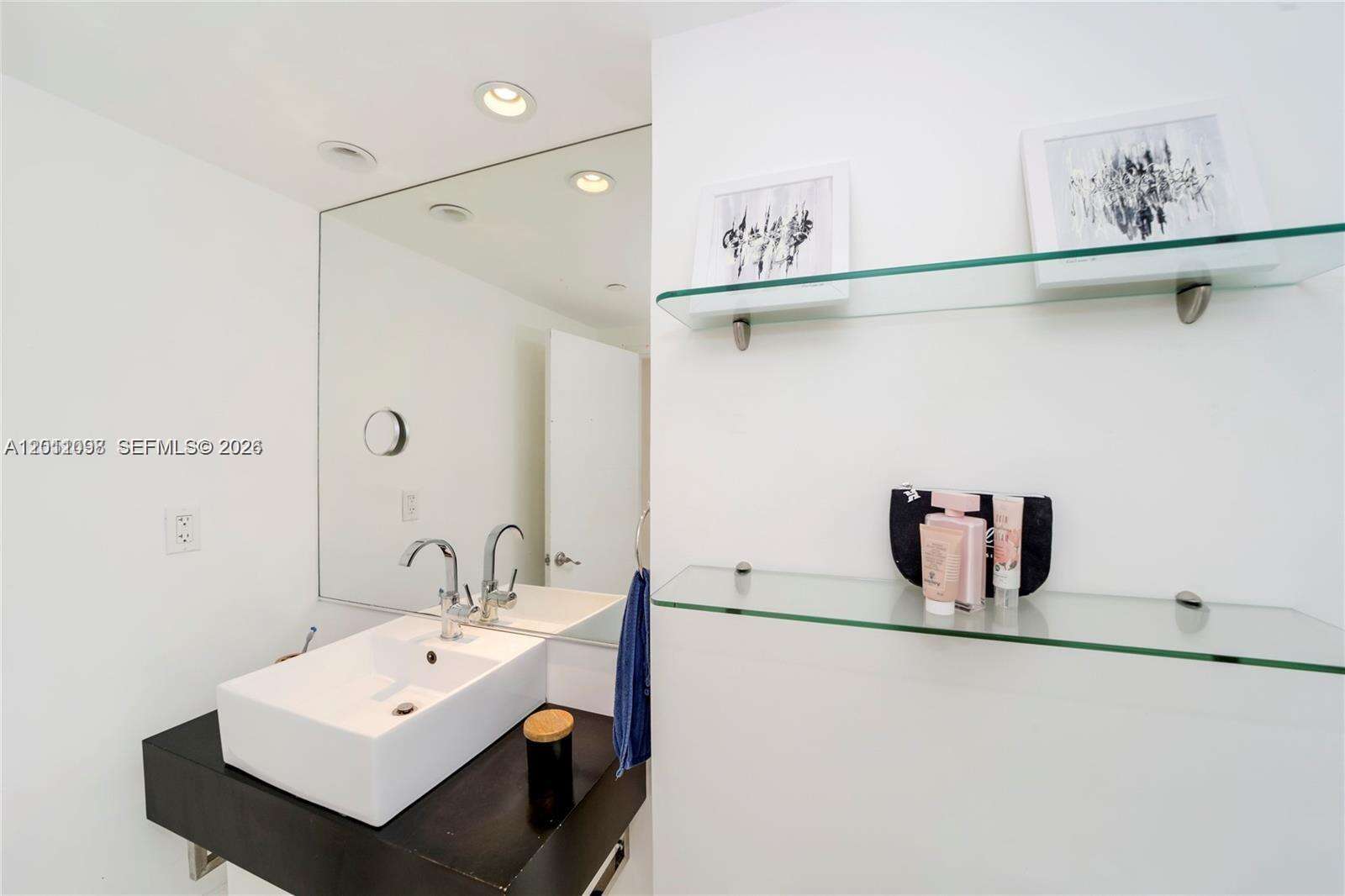 Decoplage Unit #605 | Picture 11