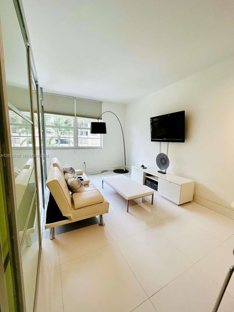 Decoplage Unit #526 | Picture 9