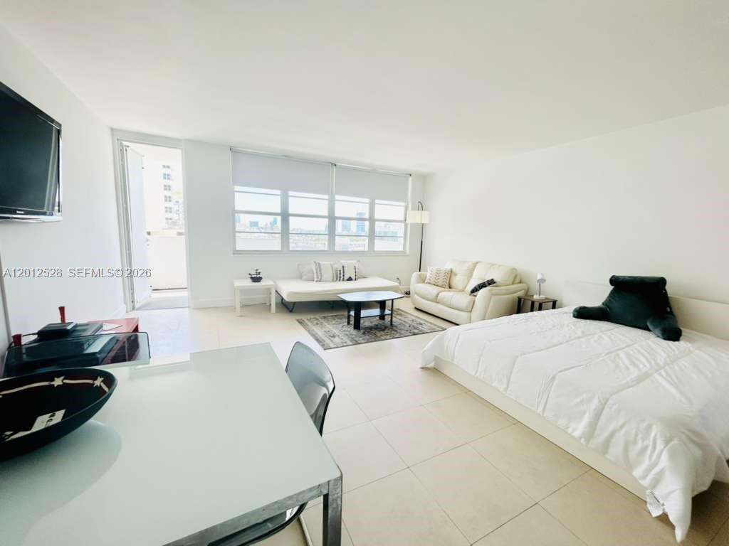 Decoplage Unit #1009 | Picture 1