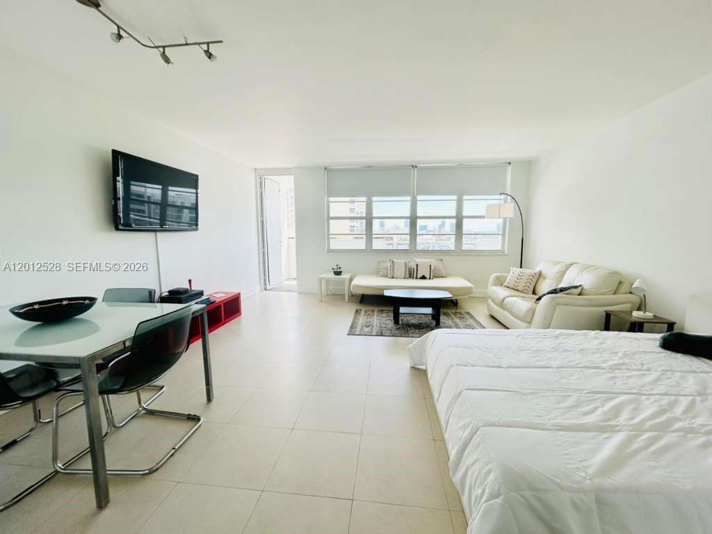 Decoplage Unit #1009 | Picture 3