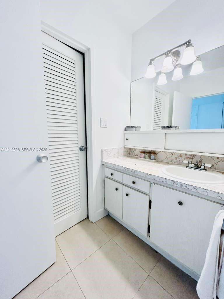 Decoplage Unit #1009 | Picture 6