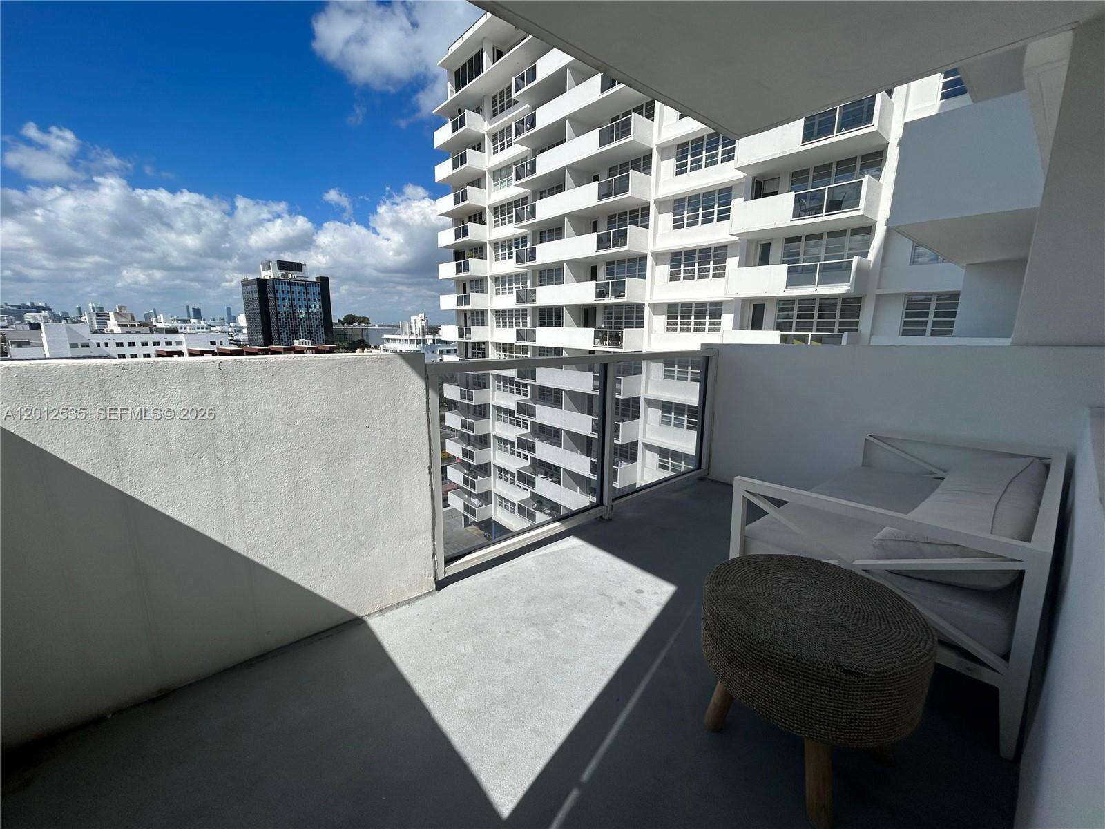 Decoplage Unit #922 | Picture 9