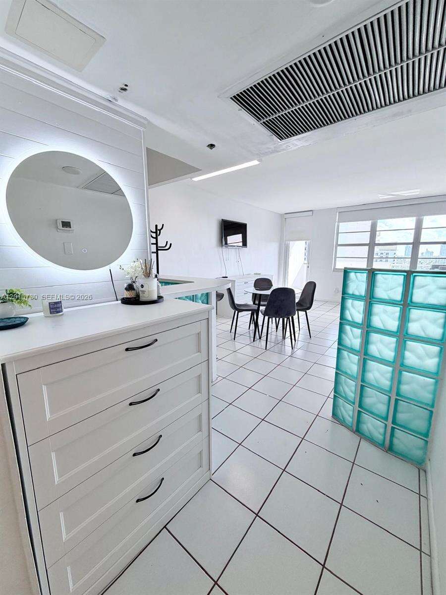 Decoplage Unit #1609 | Picture 1
