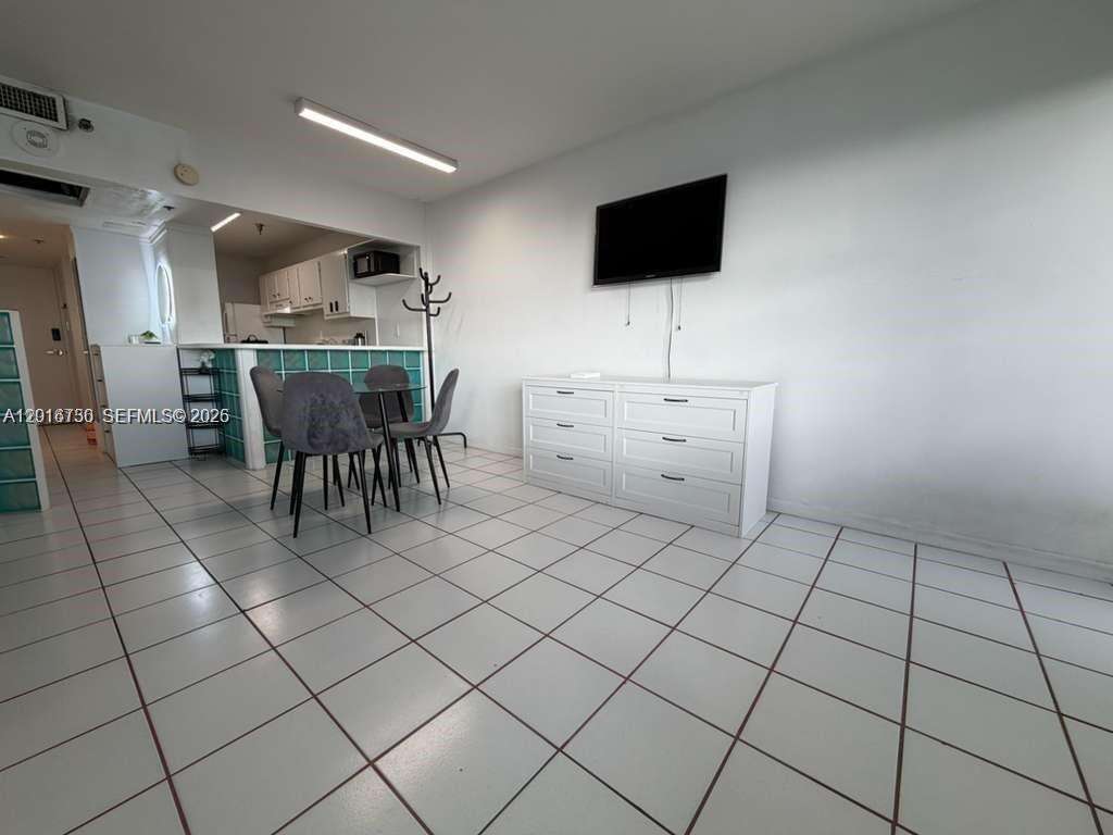 Decoplage Unit #1609 | Picture 4