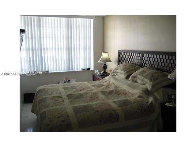 Decoplage Unit #437 | Picture 1