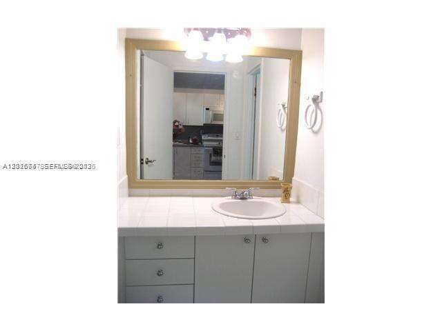 Decoplage Unit #437 | Picture 5