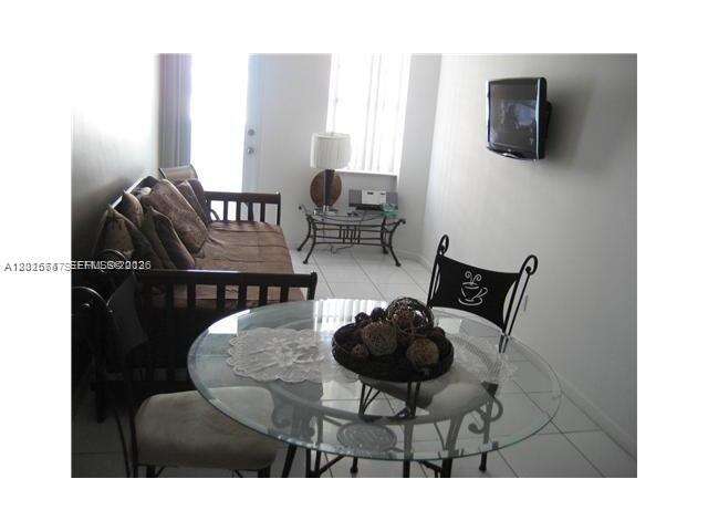 Decoplage Unit #437 | Picture 6