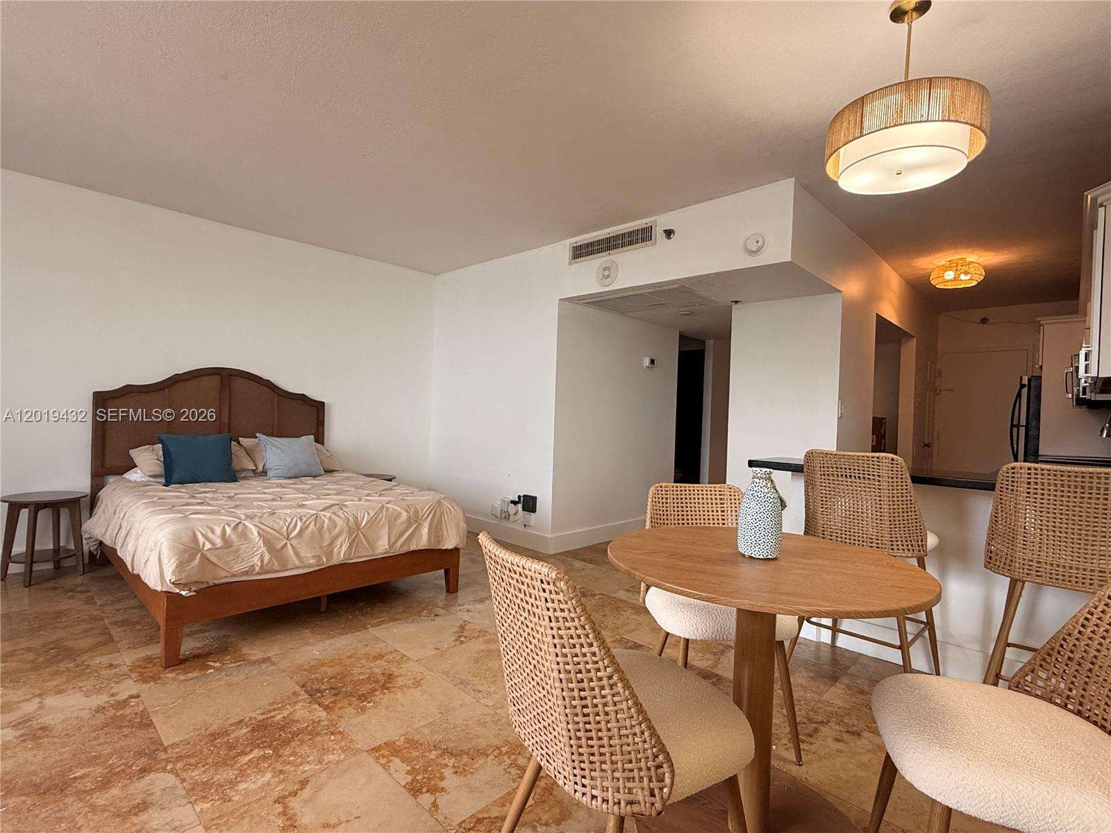 Decoplage Unit #1206 | Picture 3