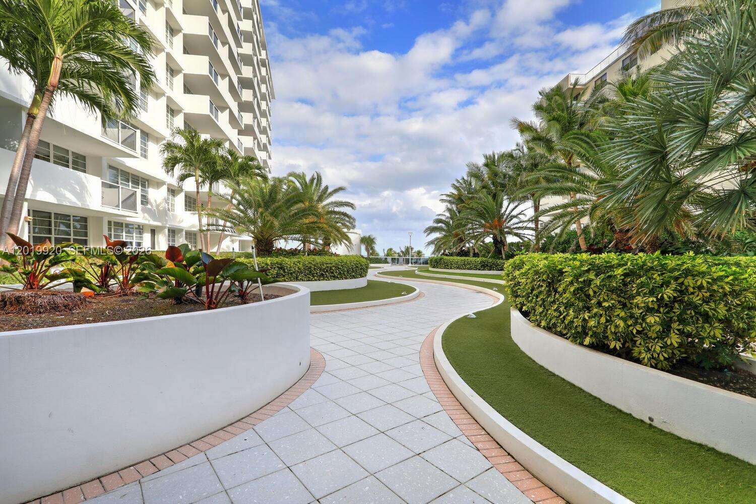 Decoplage Unit #330 | Picture 12