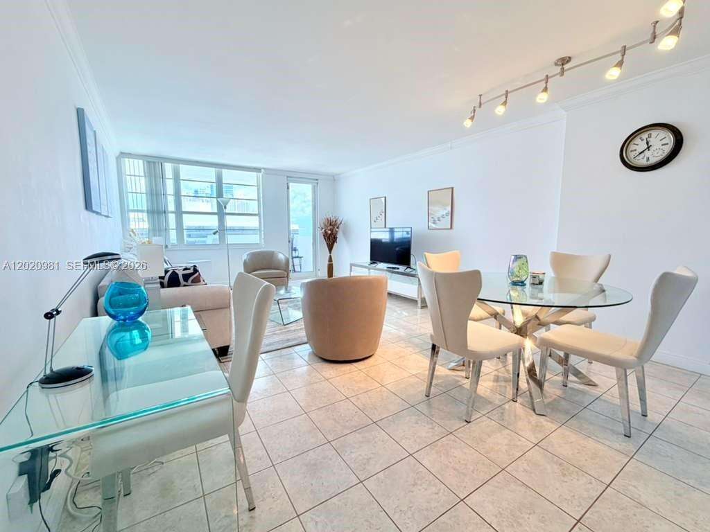 Decoplage Unit #1423 | Picture 1