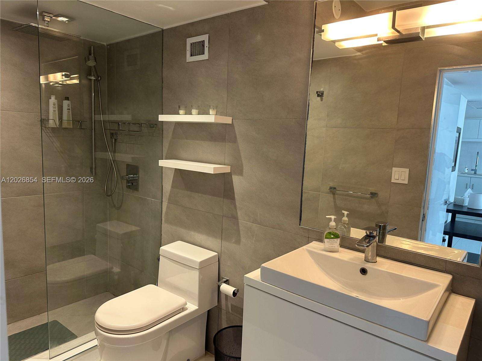 Decoplage Unit #835 | Picture 9