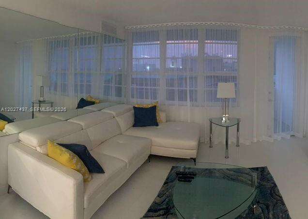 Decoplage Unit #1535 | Picture 1