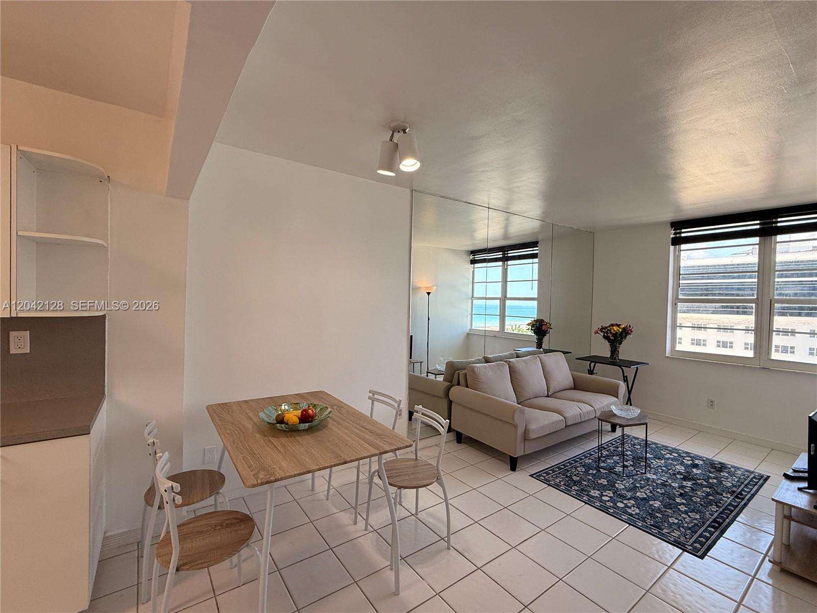 Decoplage Unit #1025 | Picture 1