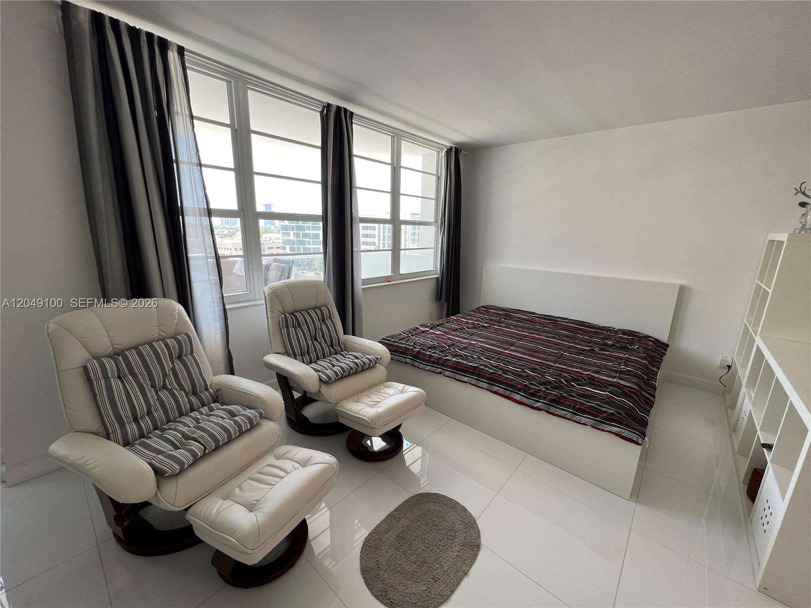 Decoplage Unit #909 | Picture 11