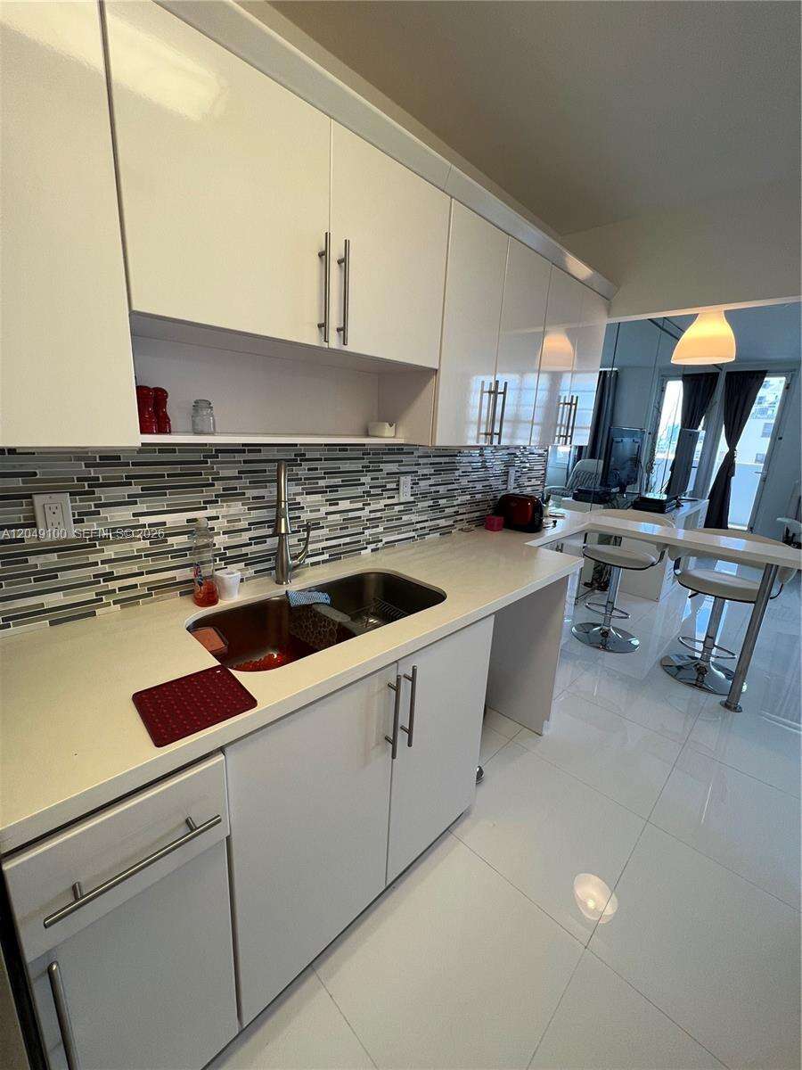 Decoplage Unit #909 | Picture 16
