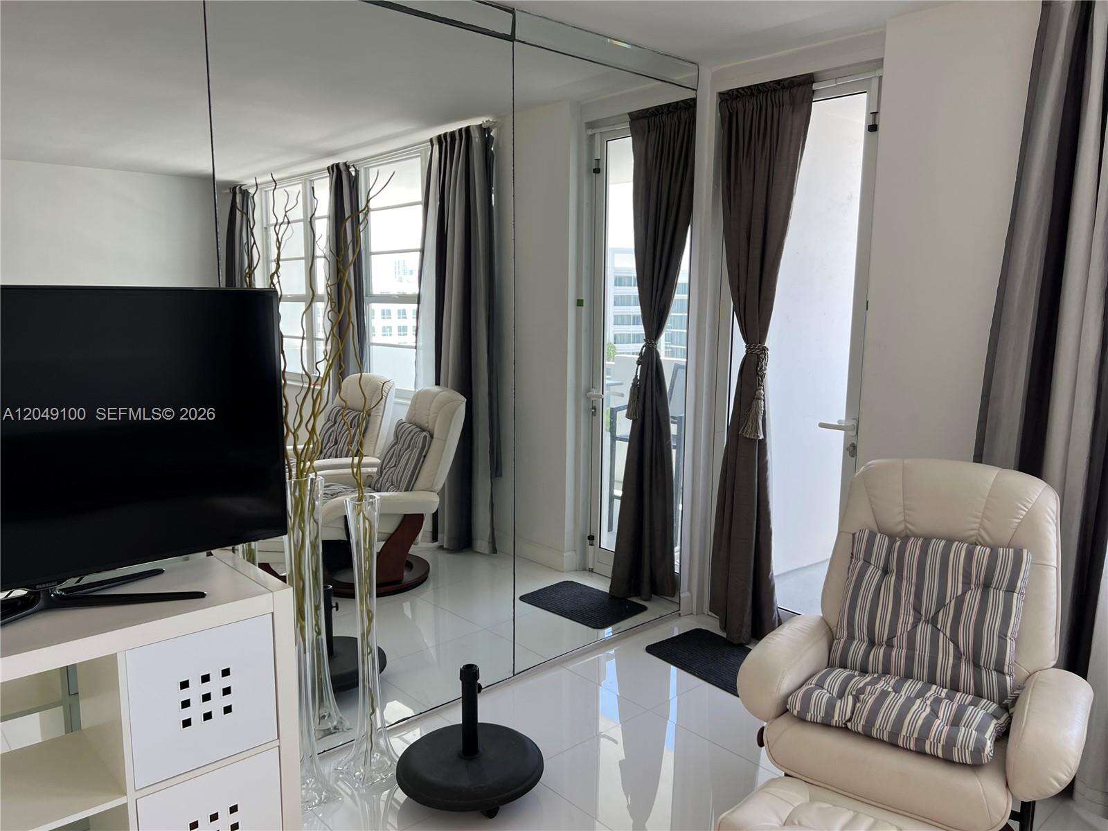 Decoplage Unit #909 | Picture 20