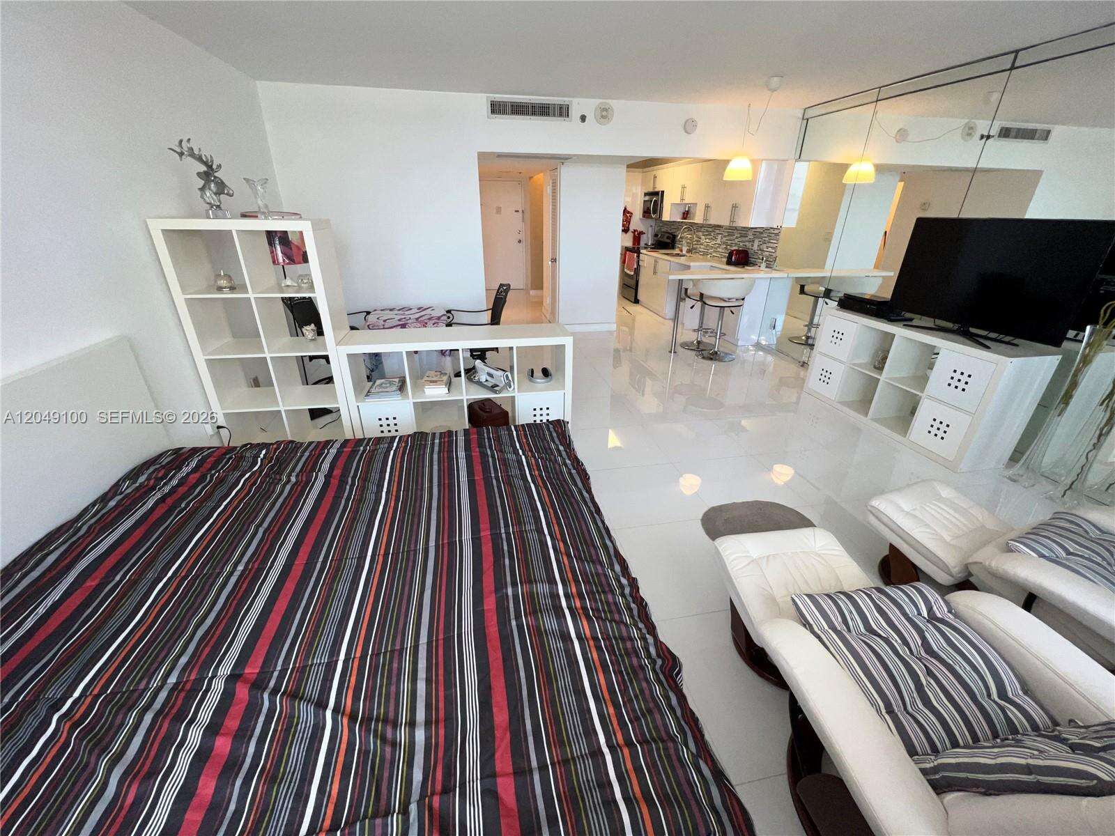 Decoplage Unit #909 | Picture 7