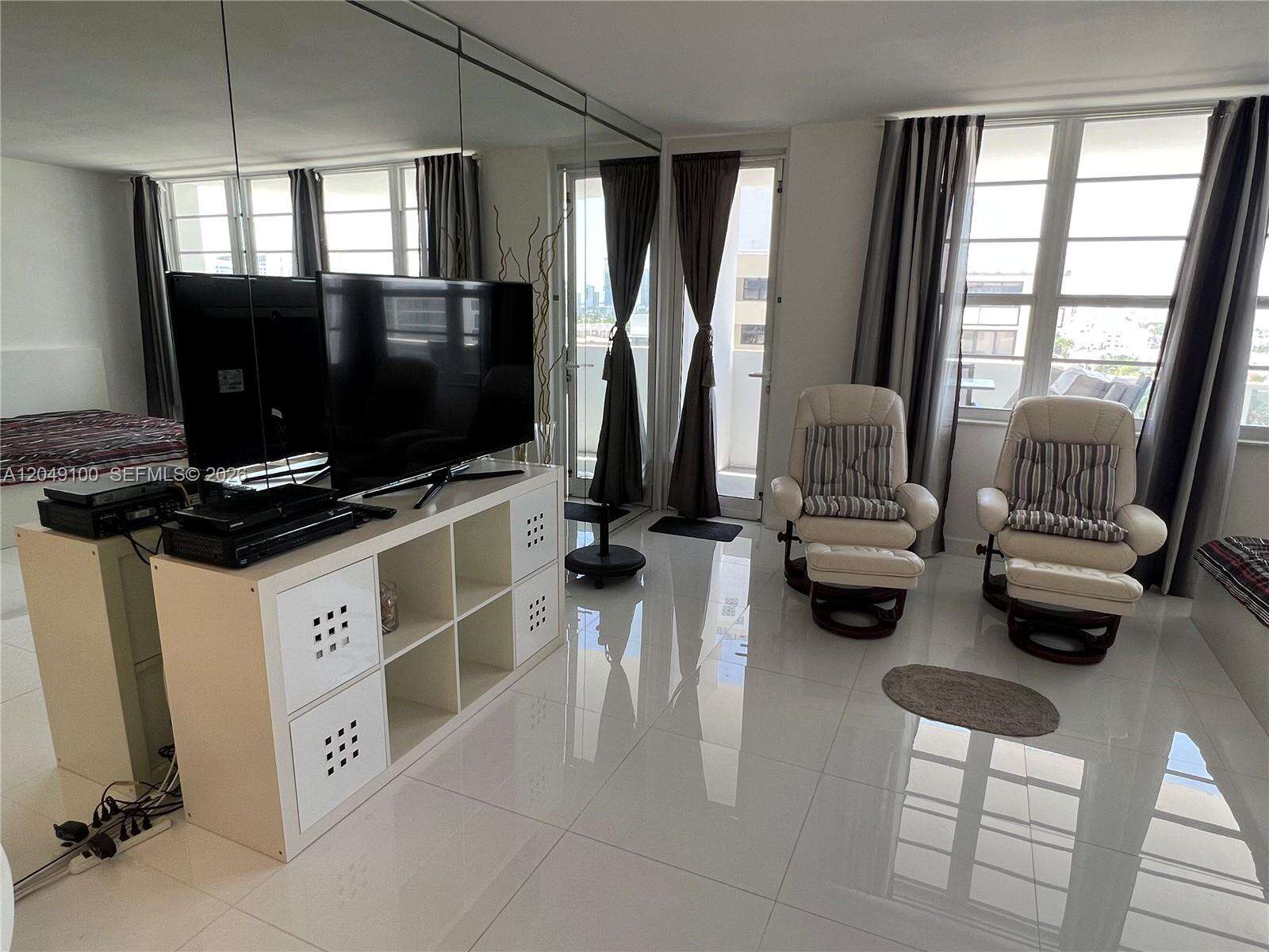 Decoplage Unit #909 | Picture 8