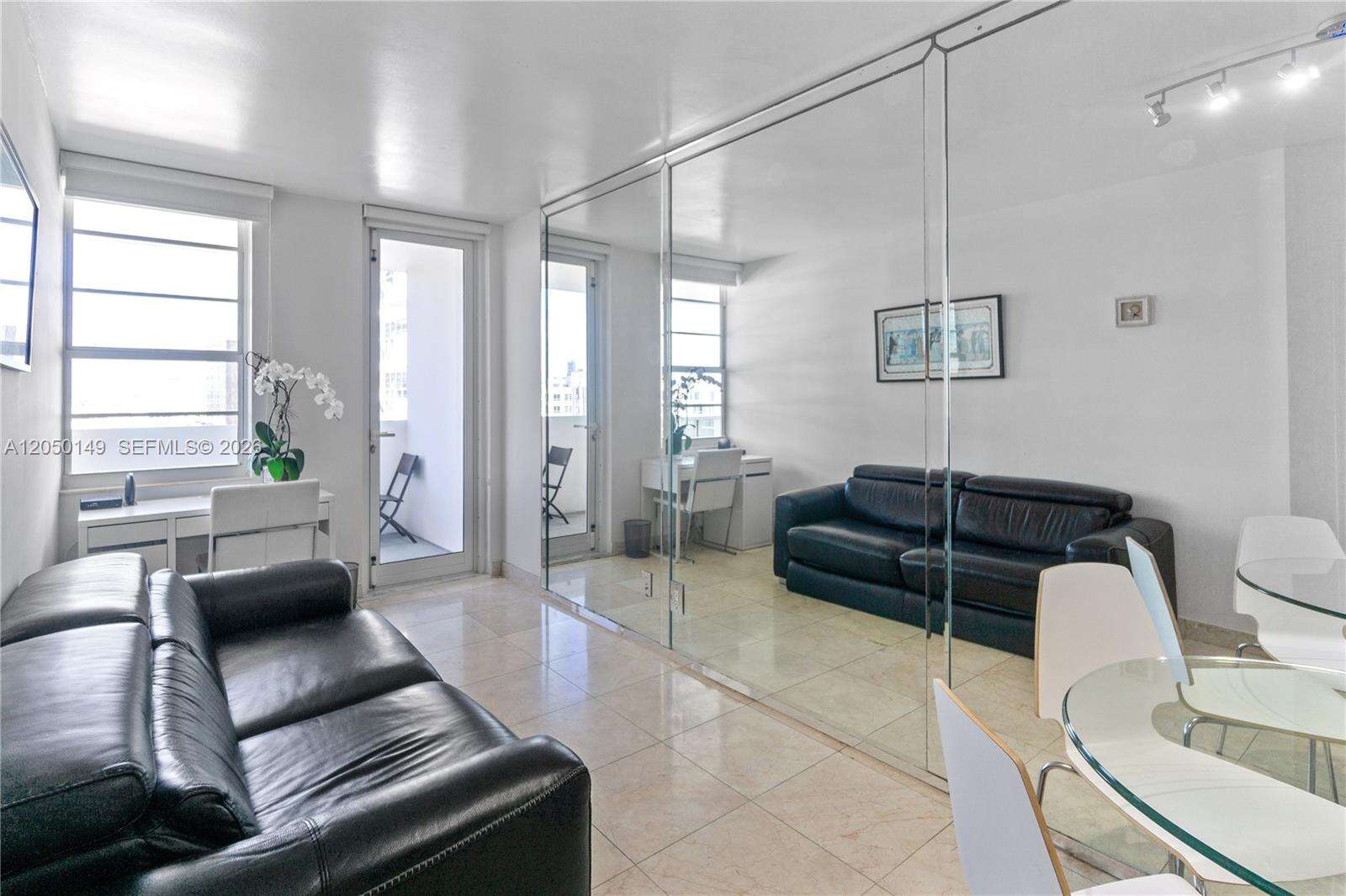 Decoplage Unit #1020 | Picture 1