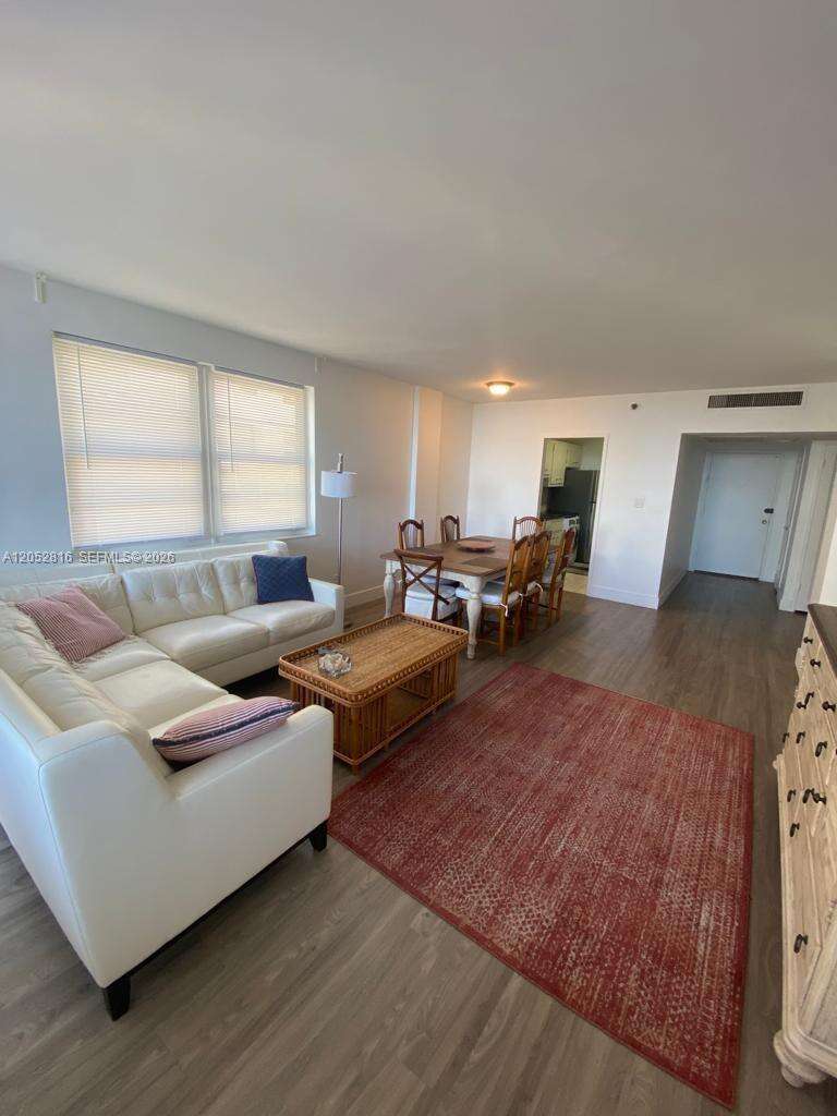 Decoplage Unit #721 | Picture 3
