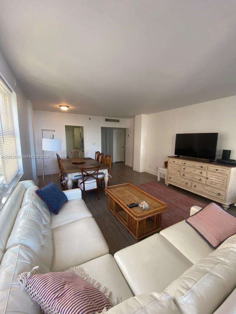 Decoplage Unit #721 | Picture 4