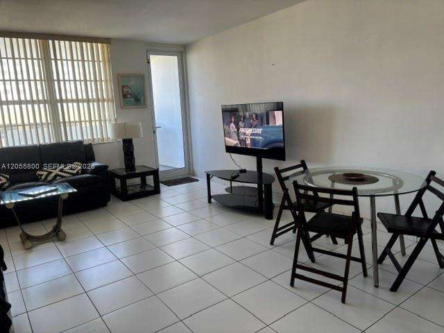 Decoplage Unit #1030 | Picture 3
