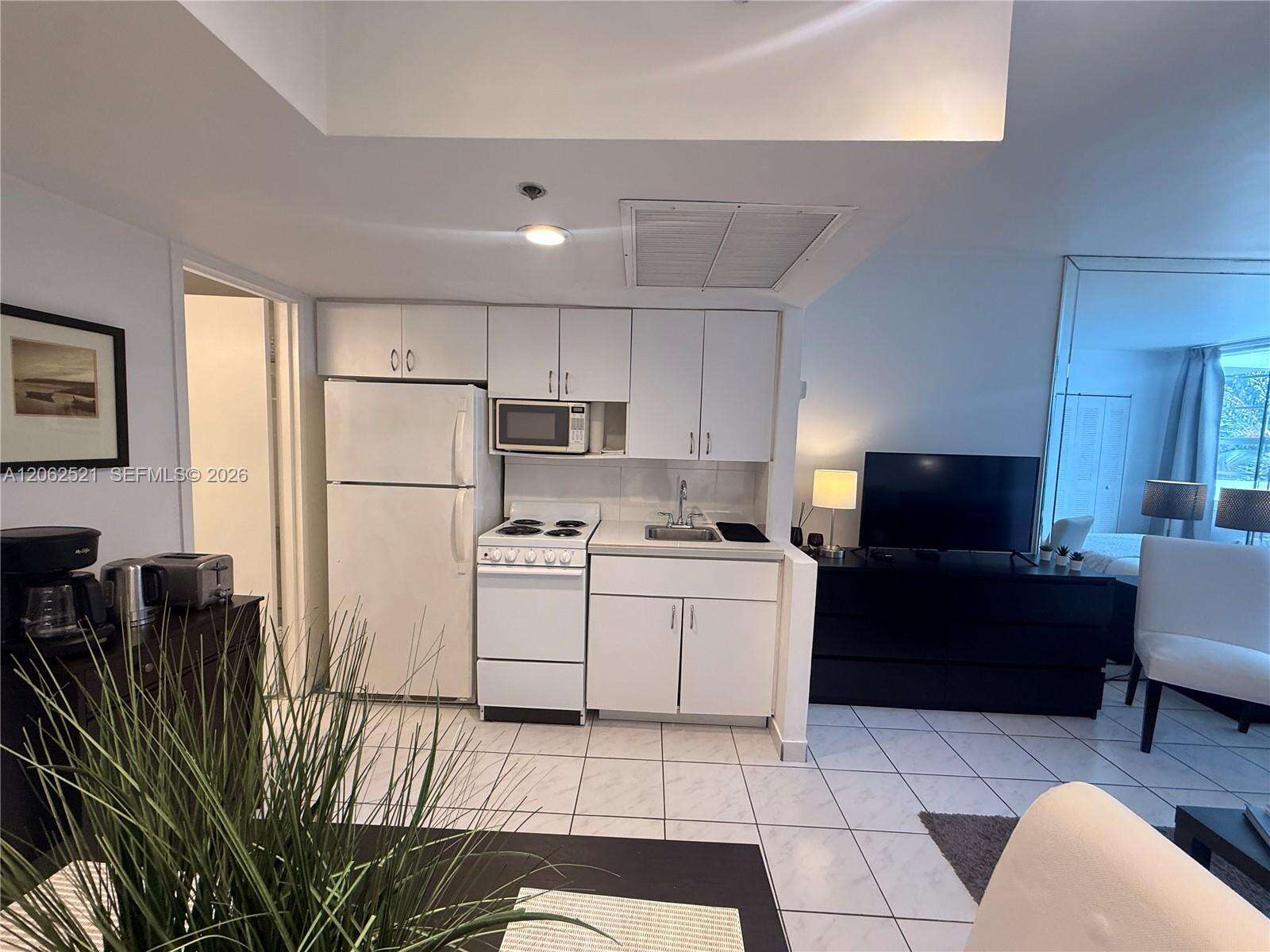 Decoplage Unit #314A | Picture 4