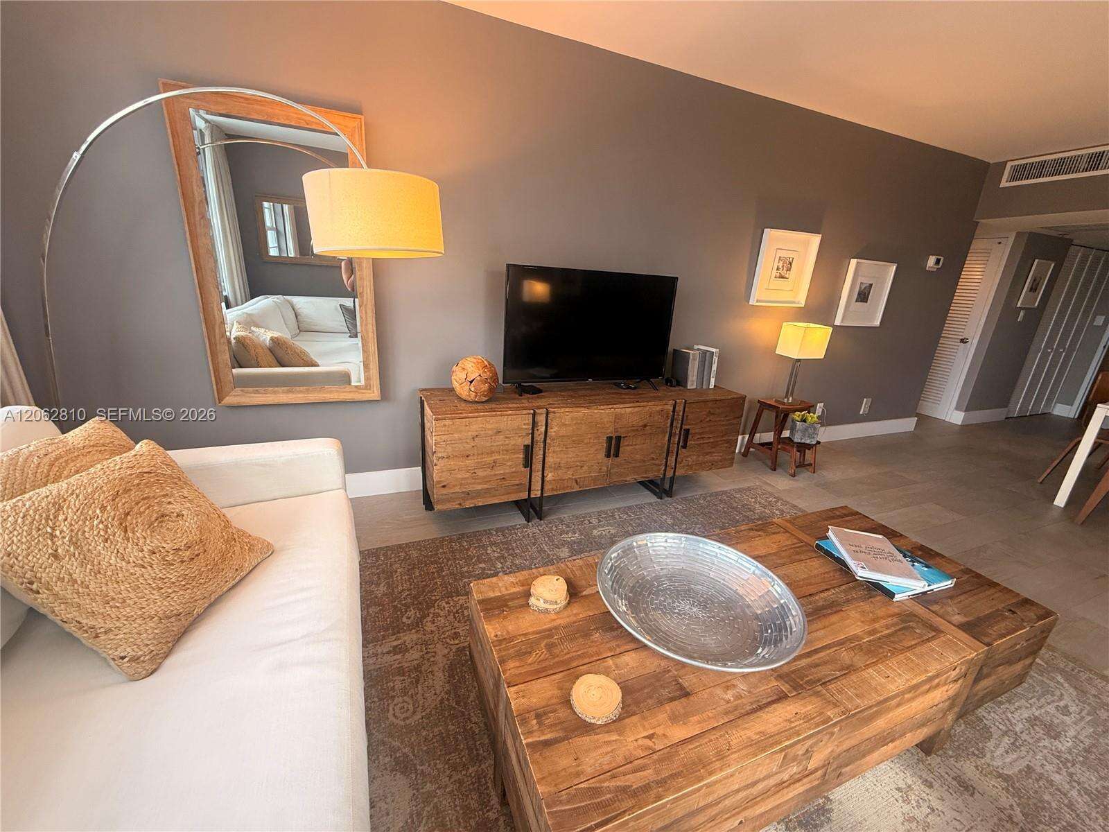 Decoplage Unit #314B | Picture 2