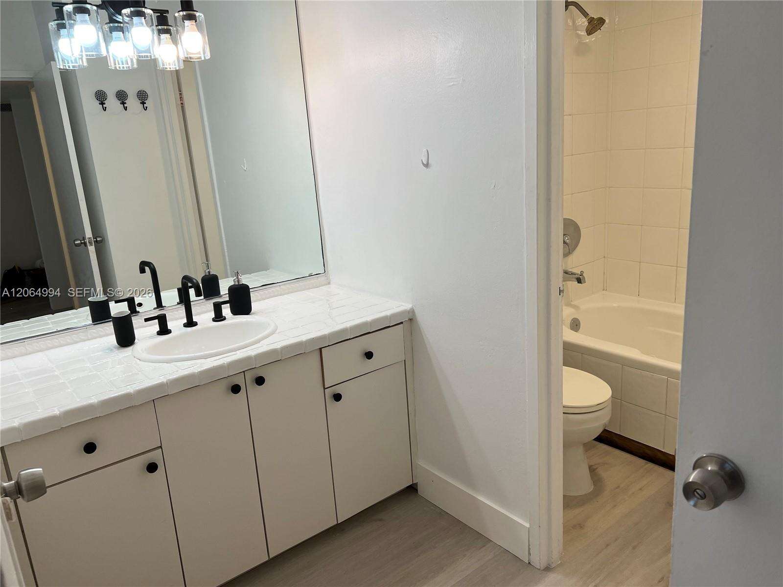 Decoplage Unit #1541 | Picture 7
