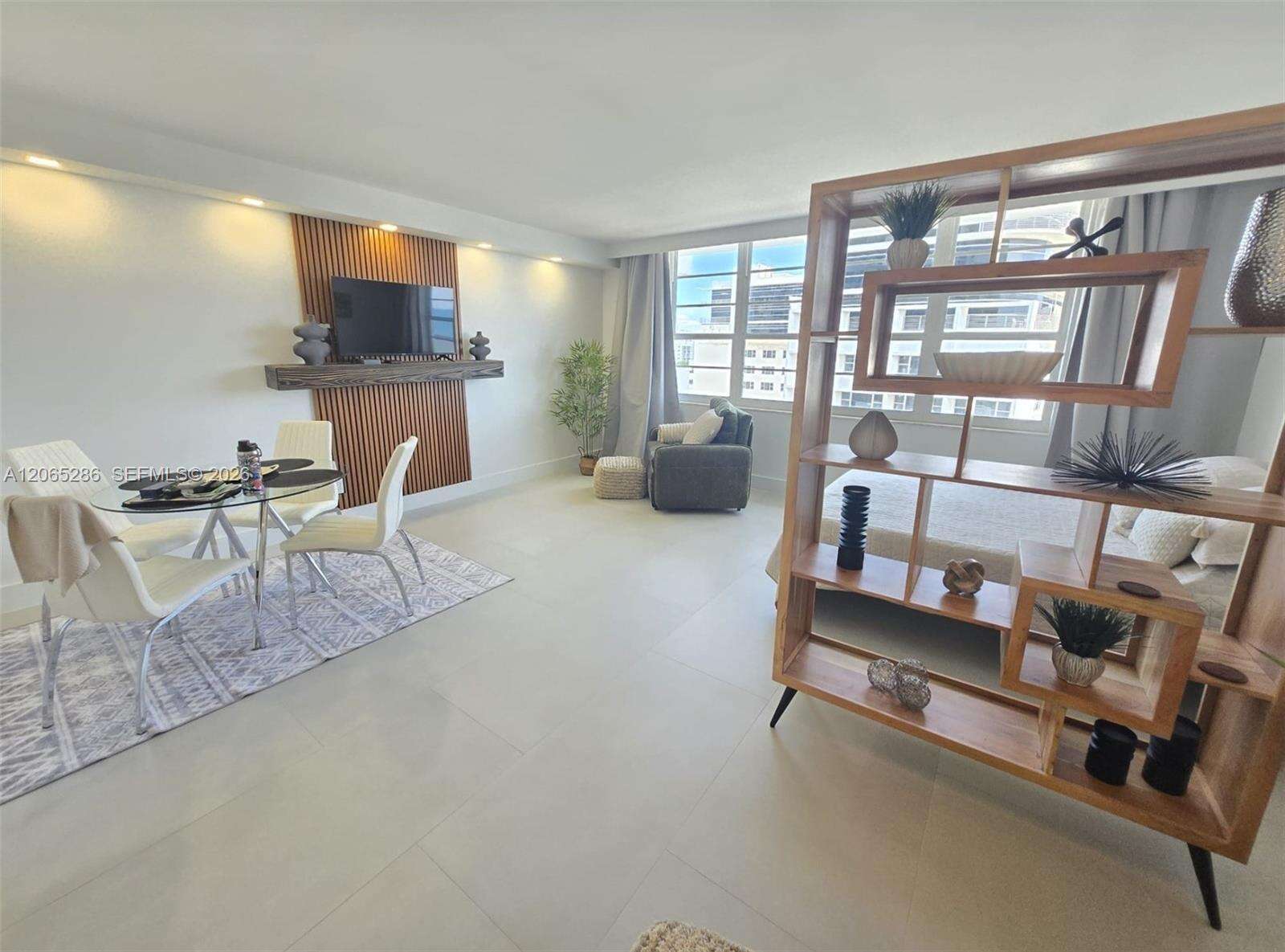Decoplage Unit #931 | Picture 2