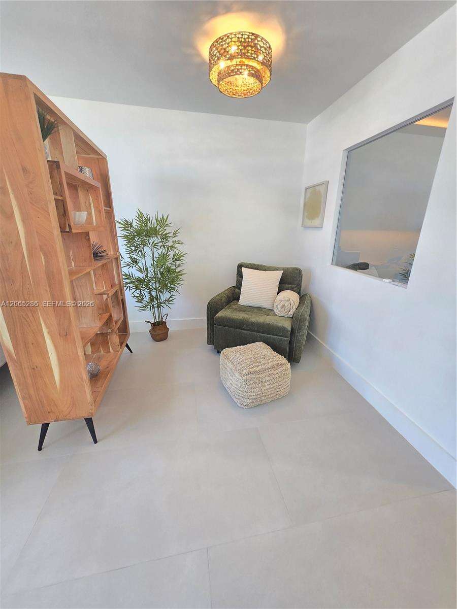 Decoplage Unit #931 | Picture 4