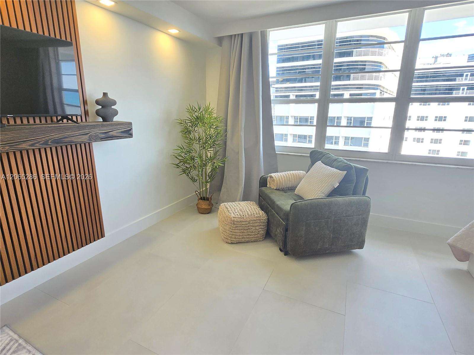 Decoplage Unit #931 | Picture 8