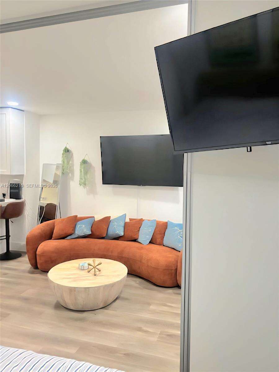 Decoplage Unit #301 | Picture 3