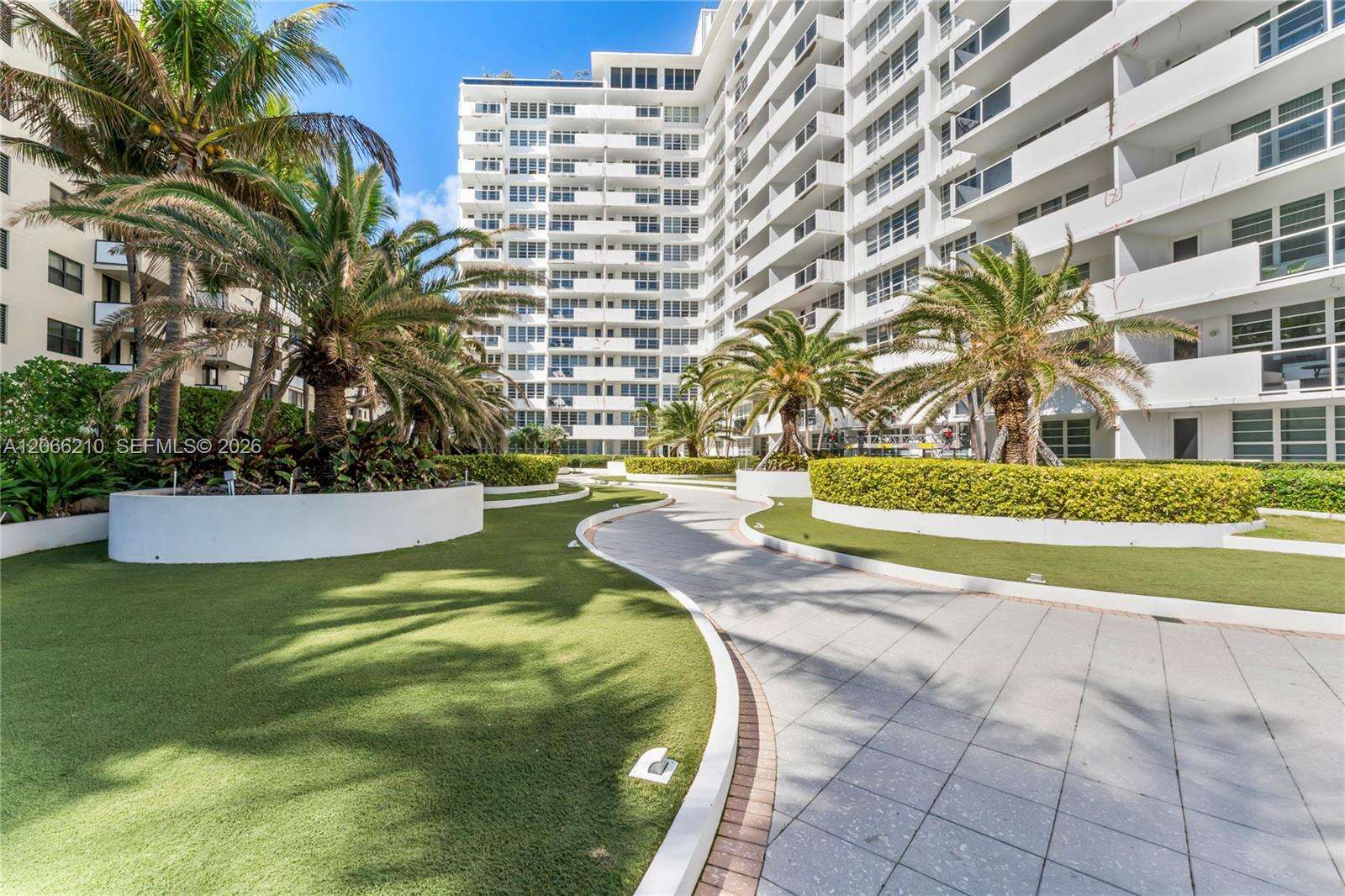 Decoplage Unit #301 | Picture 33