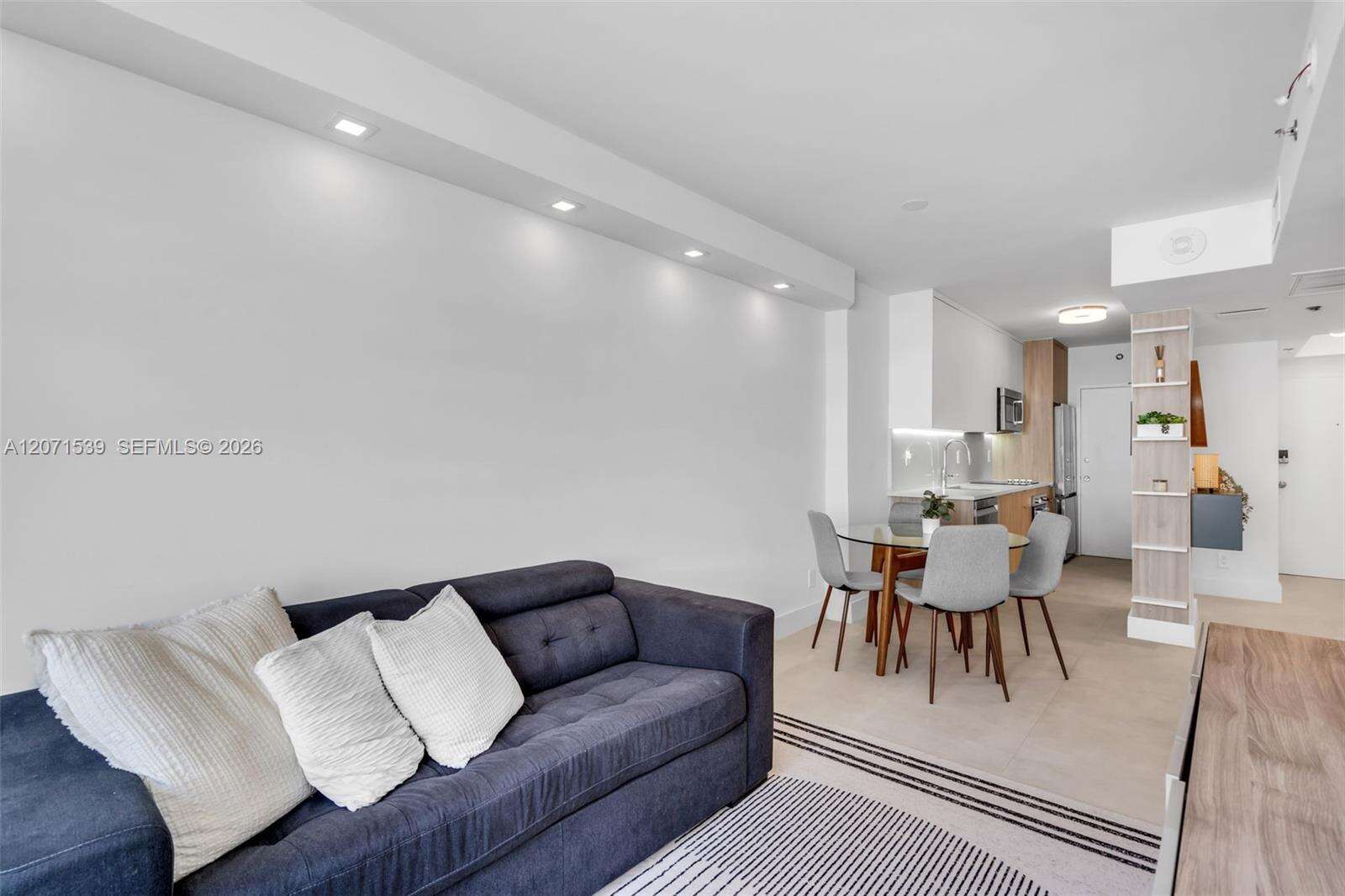 Decoplage Unit #539 | Picture 9
