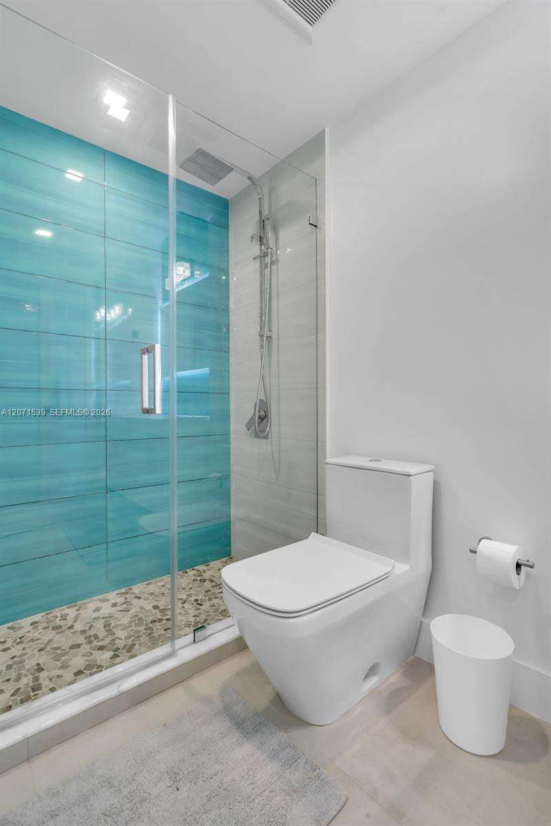 Decoplage Unit #539 | Picture 10