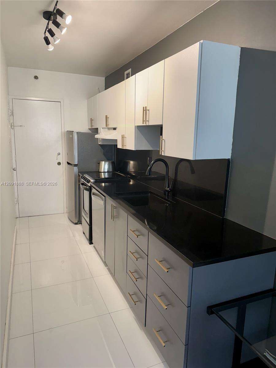Decoplage Unit #418 | Picture 3