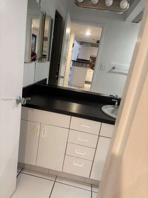 Decoplage Unit #802 | Picture 13