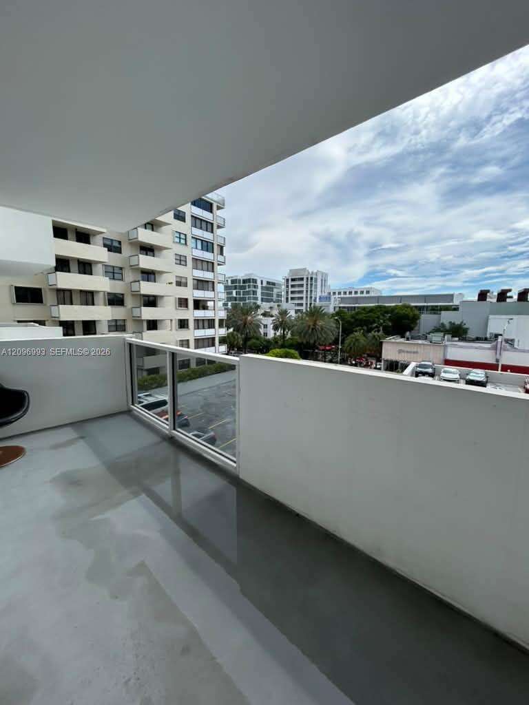 Decoplage Unit #420 | Picture 9