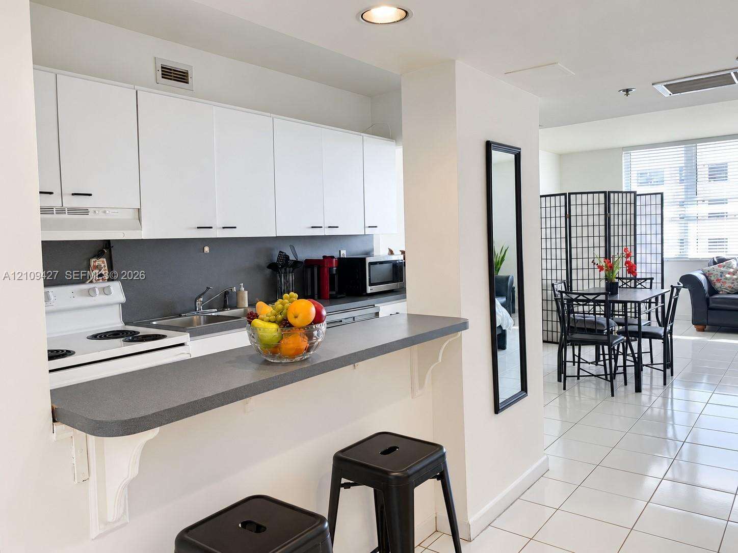 Decoplage Unit #805 | Picture 2