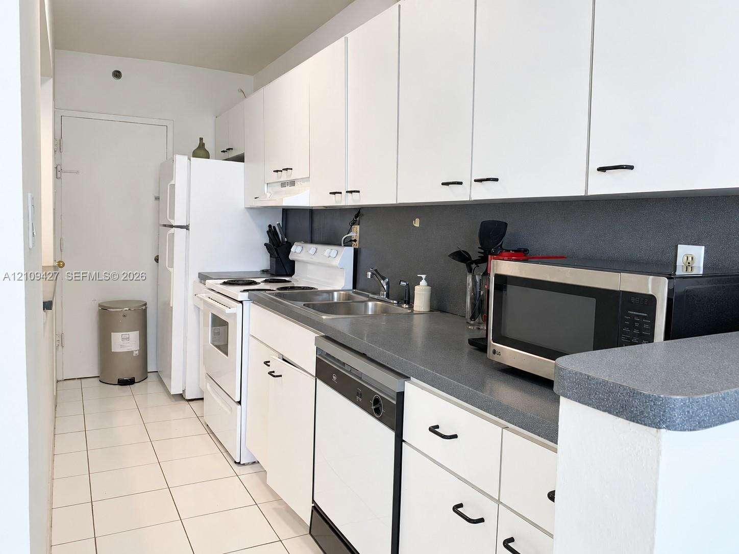 Decoplage Unit #805 | Picture 3
