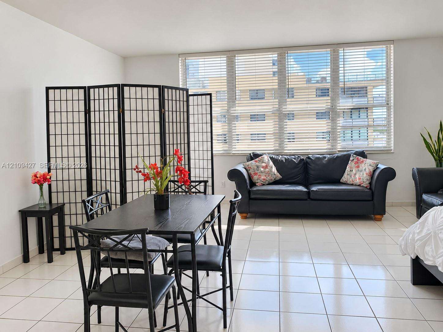 Decoplage Unit #805 | Picture 6