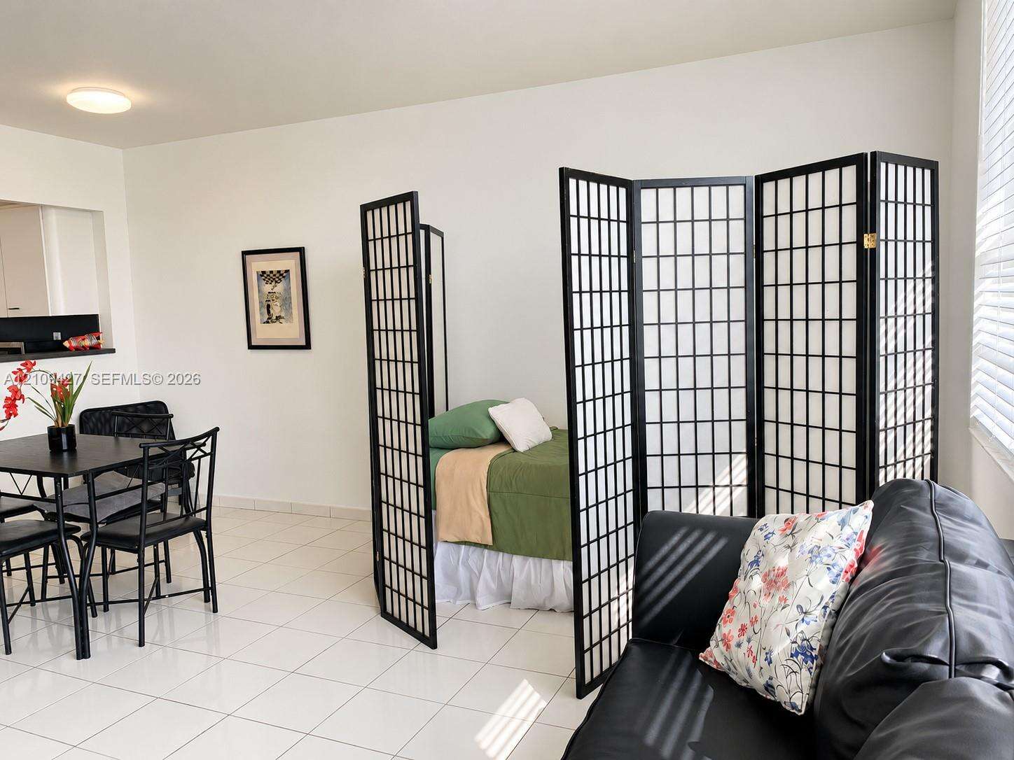 Decoplage Unit #805 | Picture 7
