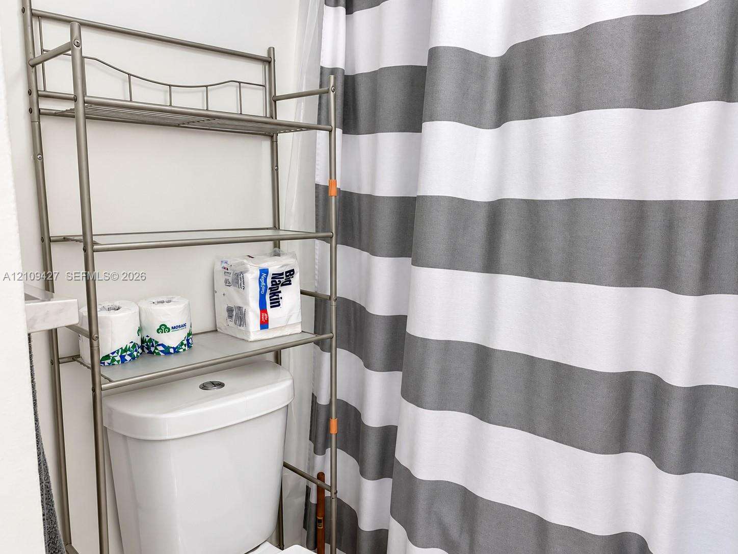 Decoplage Unit #805 | Picture 9