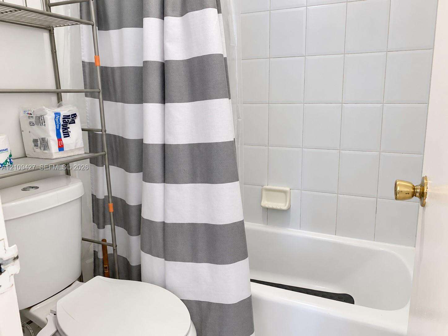 Decoplage Unit #805 | Picture 10