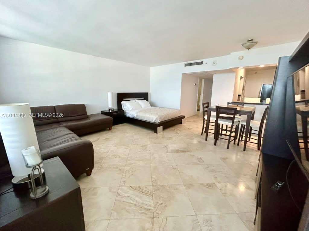 Decoplage Unit #1519 | Picture 1