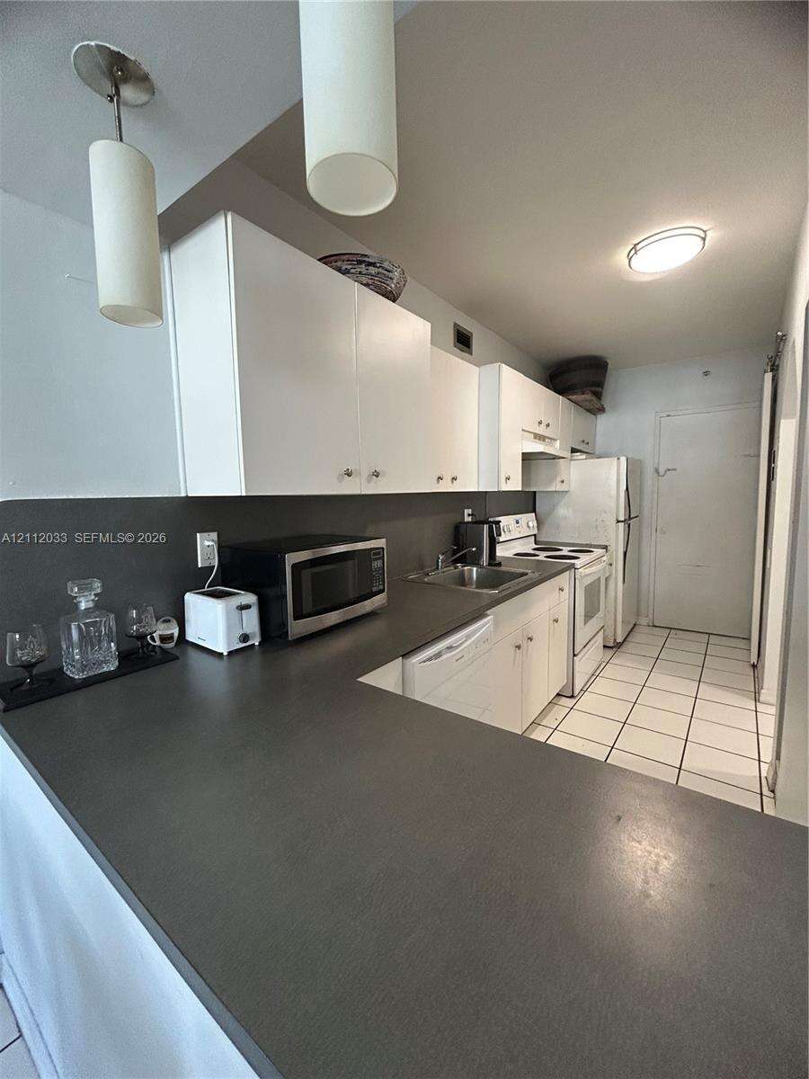 Decoplage Unit #904 | Picture 11